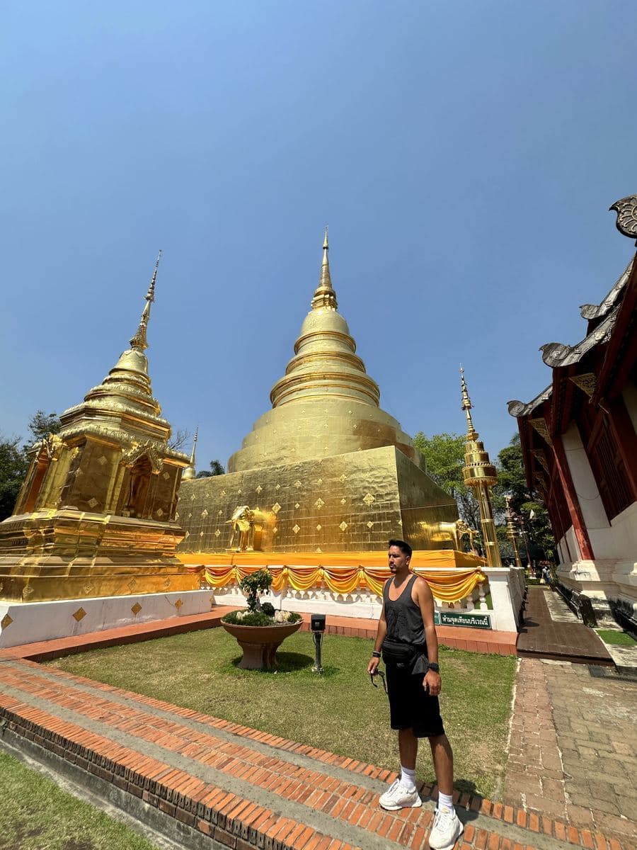 Arni at the golden chedis of Wat Phra Singh